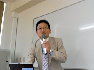 関西英語教育学会 2011年度（第16回） 研究大会 シンポジウム 提案者 溝畑 保之 先生（大阪府立鳳高等学校）