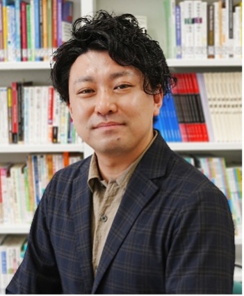 内野 駿介 先生